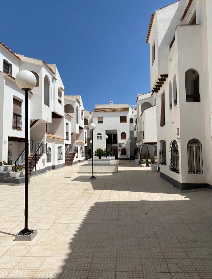 Apartment El Paraiso, 1 Bedroom 300M From The Sea Torrevieja Kültér fotó