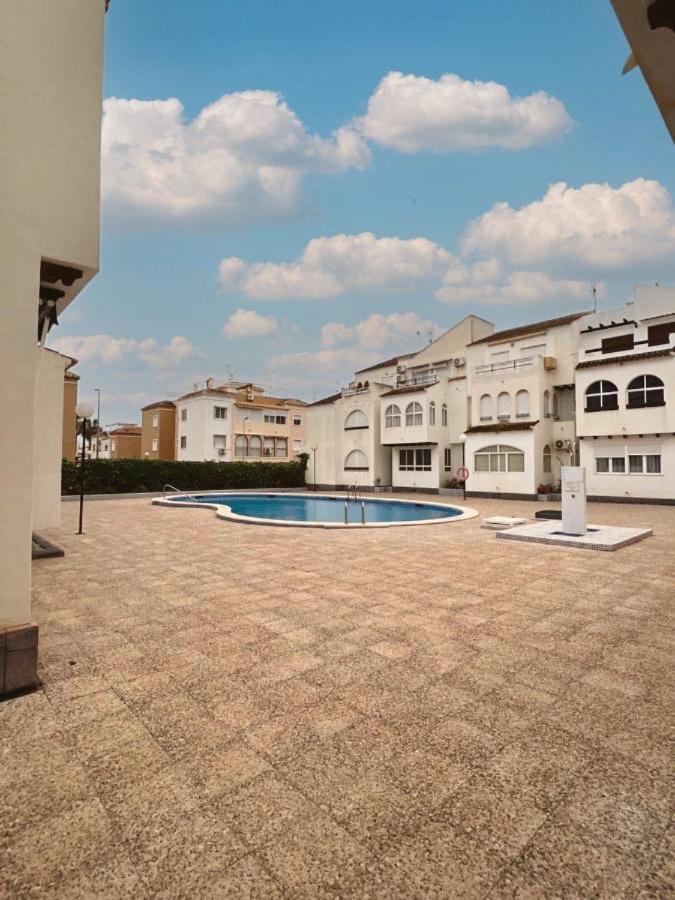 Apartment El Paraiso, 1 Bedroom 300M From The Sea Torrevieja Kültér fotó